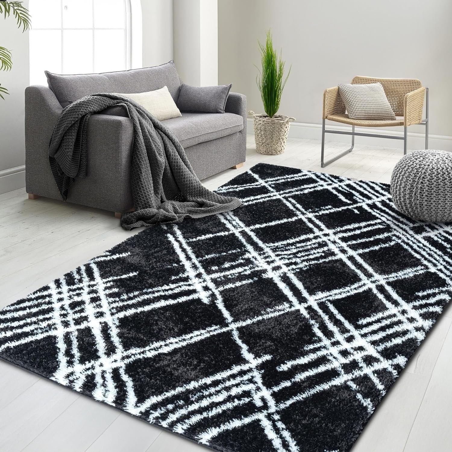 Modern Shaggy Rug - Luxurious Feel with Geometric Diamond Pattern