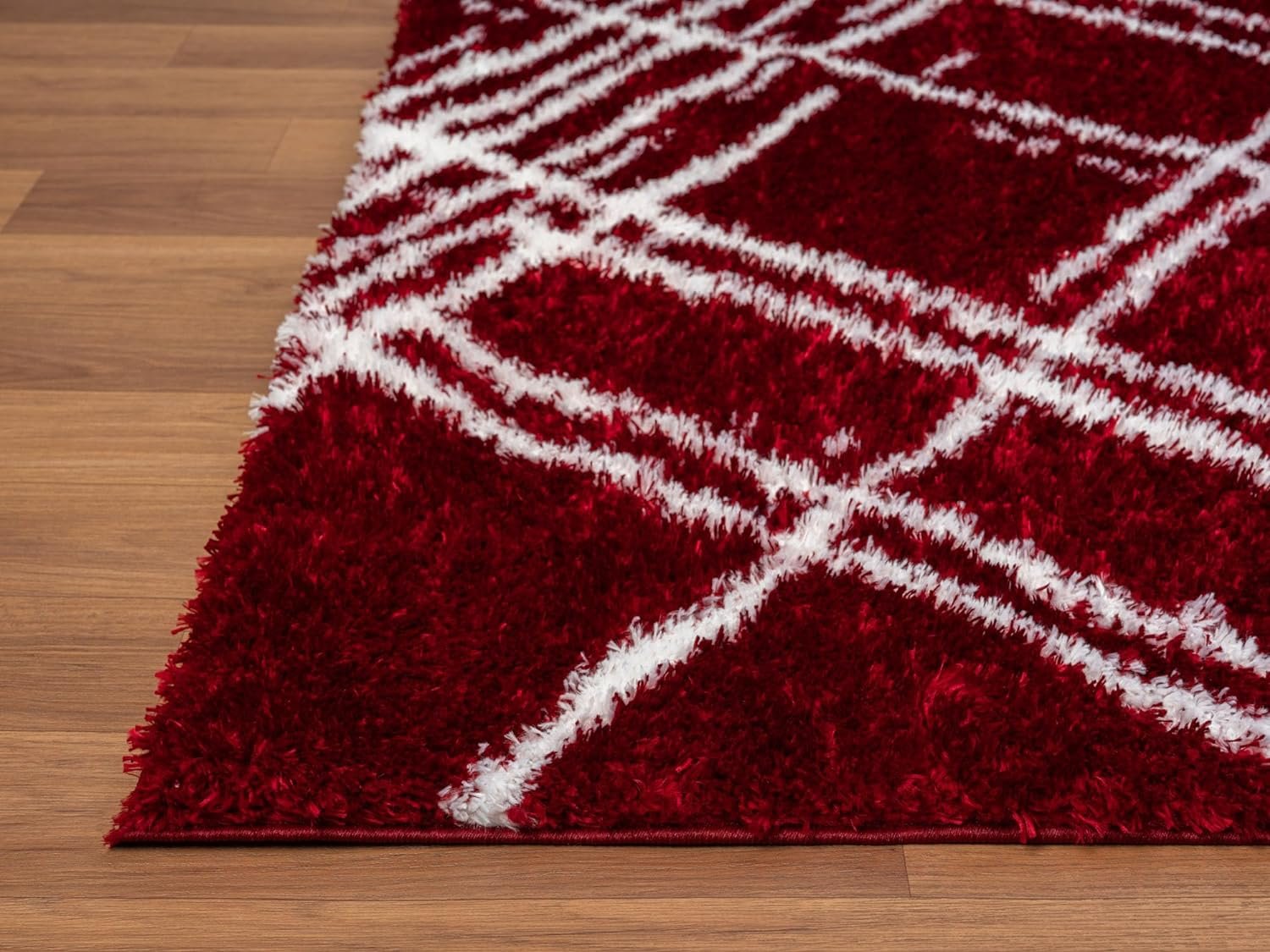 Modern Shaggy Rug - Luxurious Feel with Geometric Diamond Pattern