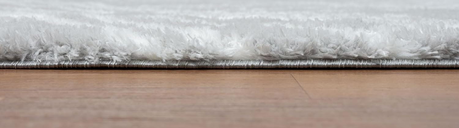 Modern Shaggy Rug - Luxurious Feel with Geometric Diamond Pattern