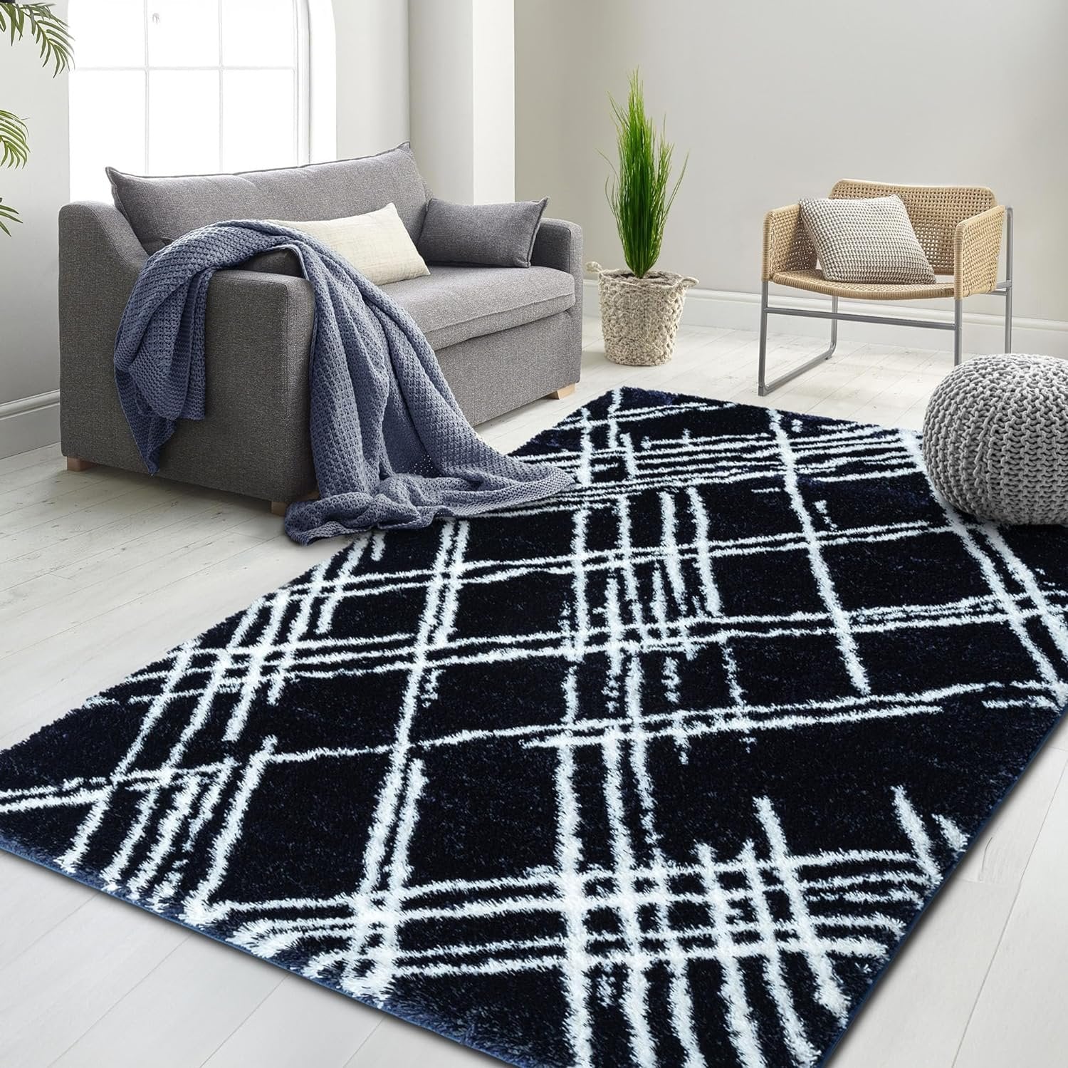 Modern Shaggy Rug - Luxurious Feel with Geometric Diamond Pattern