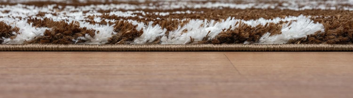 Modern Shaggy Rug - Luxurious Feel with Geometric Diamond Pattern