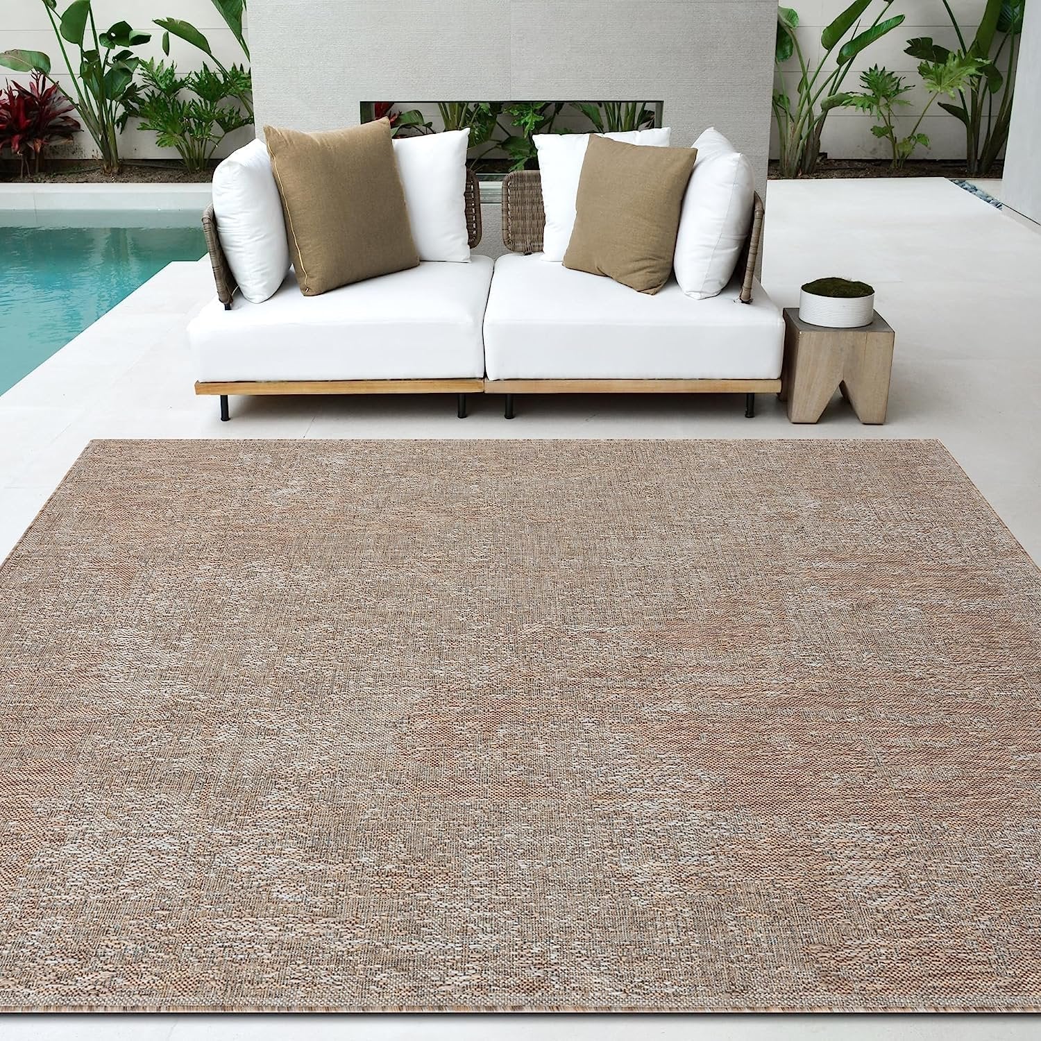 Abstract Outdoor Rug – Waterproof and Fade-Resistant – 5x7 & 8x10
