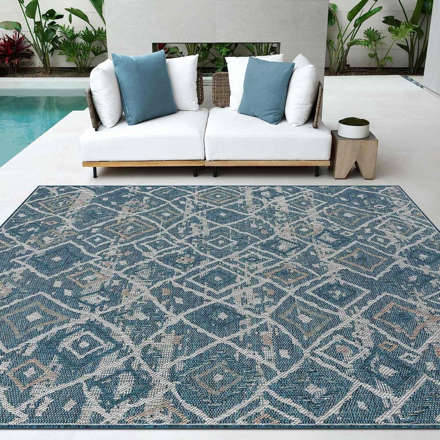 Waterproof Moroccan Outdoor Rug – Diamond Pattern – 5x7 & 8x10 Size