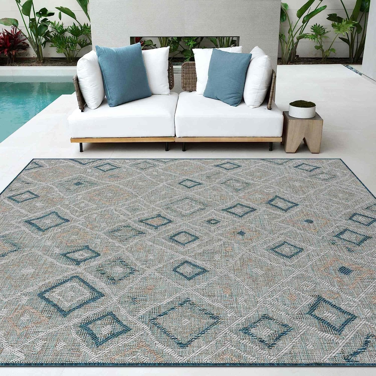 Waterproof Moroccan Outdoor Rug – Diamond Pattern – 5x7 & 8x10 Size