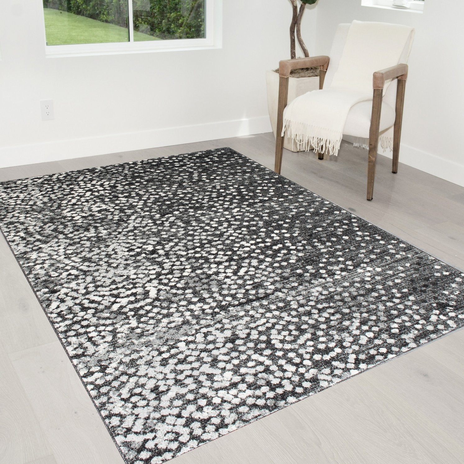 Silver/Ash Gray Polka Dot Pattern Fashion Rug (7x10 feet)