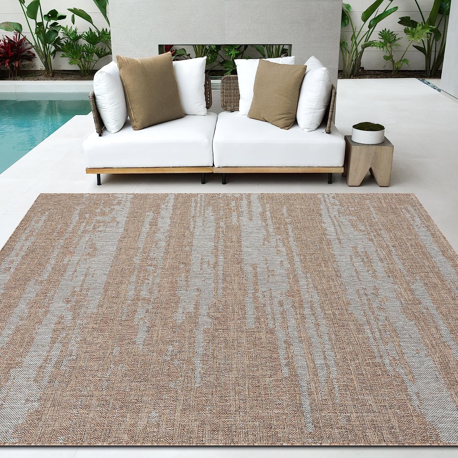Abstract Outdoor Rug – Waterproof and Fade-Resistant – 5x7 & 8x10 Sizes