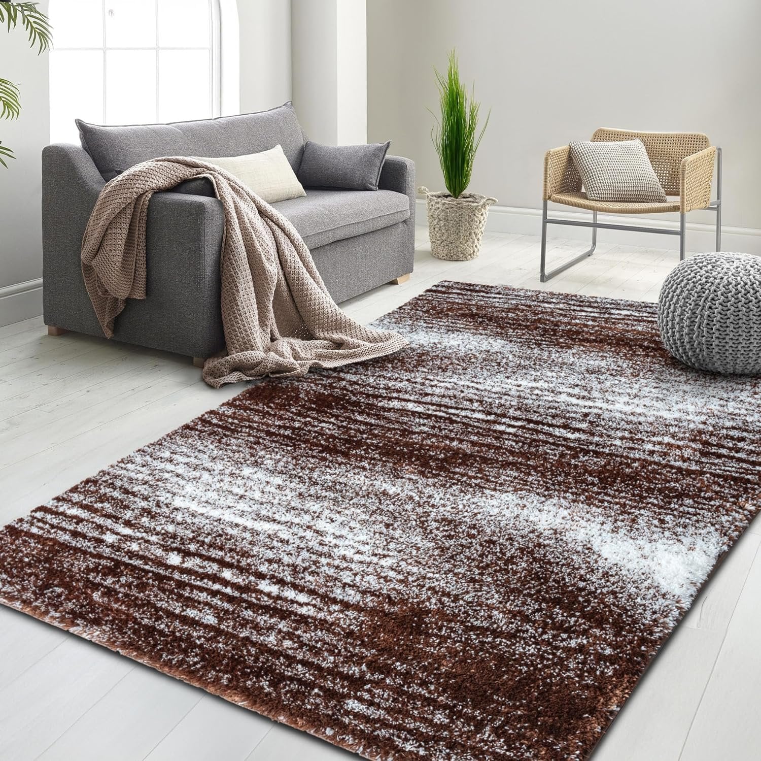 HR Luxurious Beige Shaggy Rug with Deep Pile - Soft Plush Texture, Abstract Pattern, Durable & Comfortable #26228